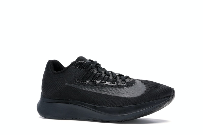 triple black nike zoom