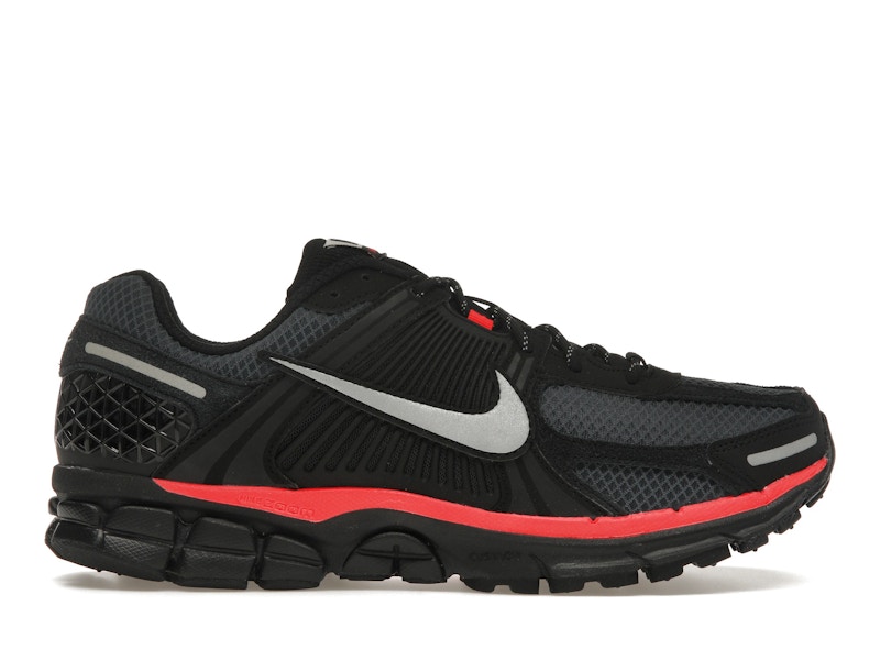 Nike Zoom Vomero 5 Black Metallic University Red メンズ Nike Zoom Vomero 5 Black Metallic University Red メンズ