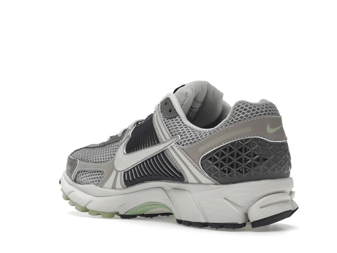 Nike Zoom Vomero 5 Cobblestone Flat Pewter (Women's)