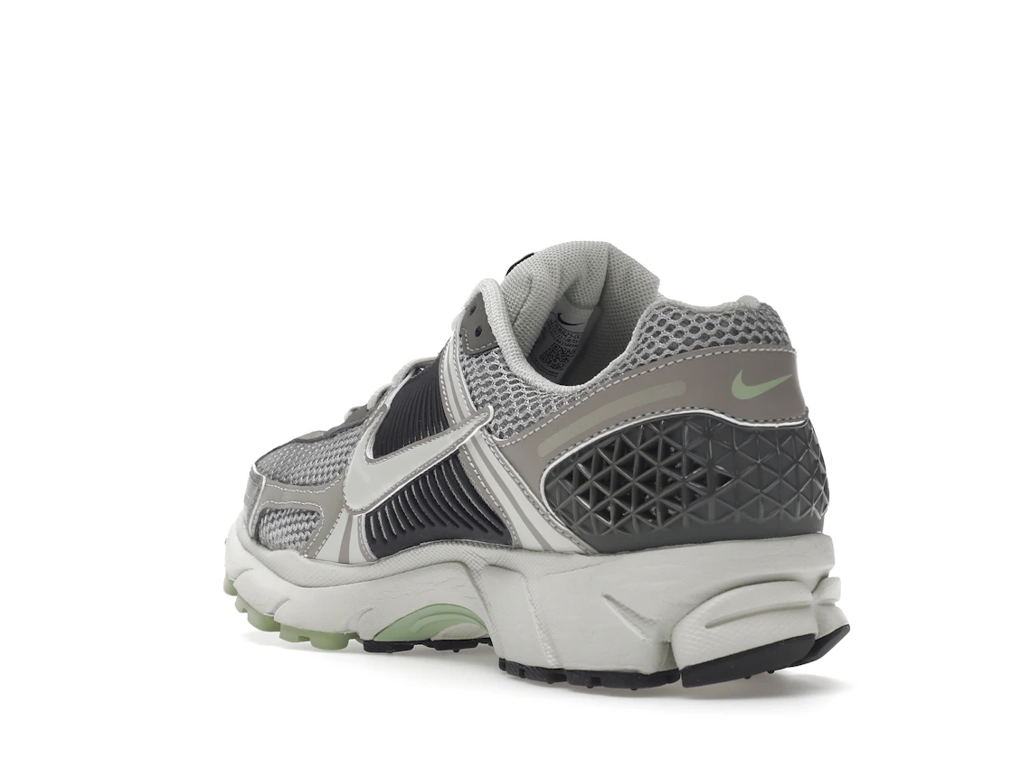 Nike Zoom Vomero 5 Cobblestone Flat Pewter (Women's)
