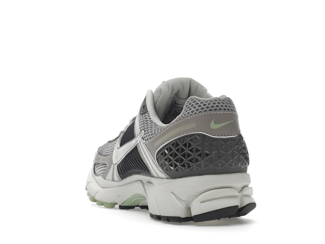 Nike Zoom Vomero 5 Cobblestone Flat Pewter (Women's)