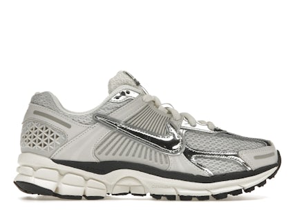 Nike Zoom Vomero Photon Dust en plateado metalizado (de mujer