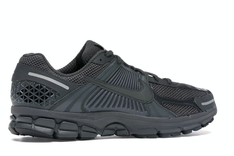 Nike vomero all black clearance