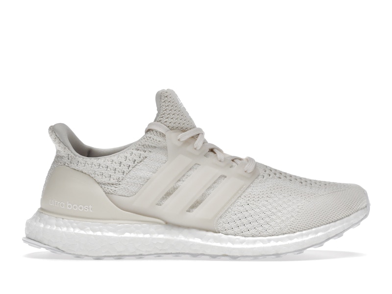 Ultra boost hotsell white fashion