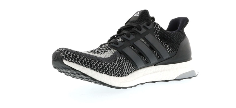 Ultra boost 2.0 reflective black top