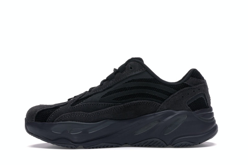 yeezy boost 700 vanta black