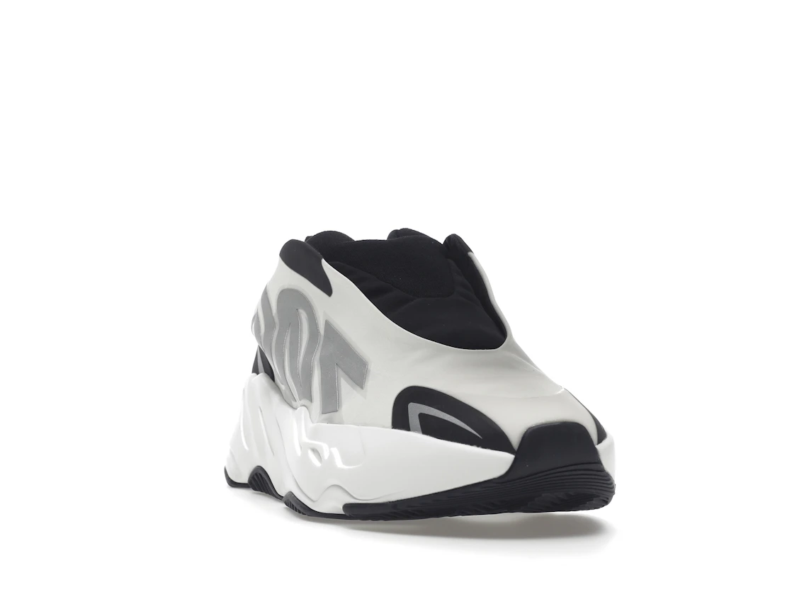 adidas Yeezy Boost 700 MNVN Laceless Analog