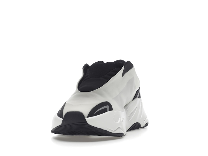 adidas Yeezy Boost 700 MNVN Laceless Analog