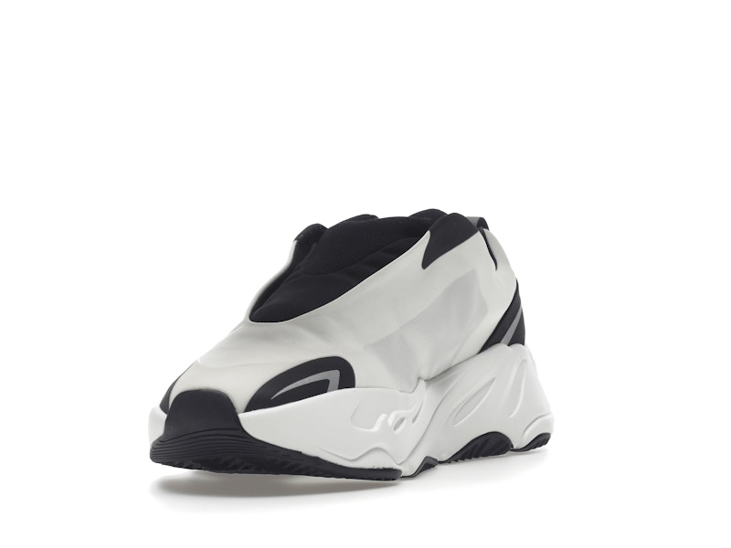 adidas Yeezy Boost 700 MNVN Laceless Analog