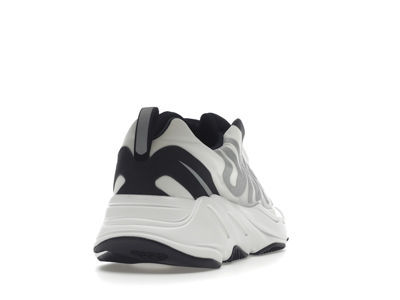 adidas Yeezy Boost 700 MNVN Laceless Analog