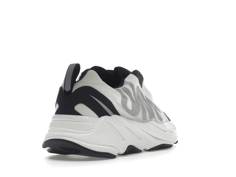 adidas Yeezy Boost 700 MNVN Laceless Analog