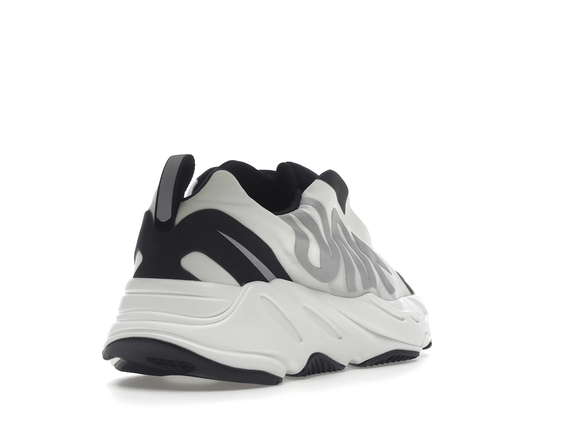 adidas Yeezy Boost 700 MNVN Laceless Analog