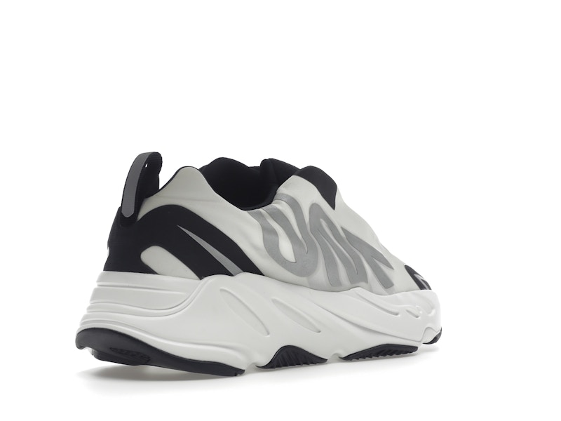 adidas Yeezy Boost 700 MNVN Laceless Analog