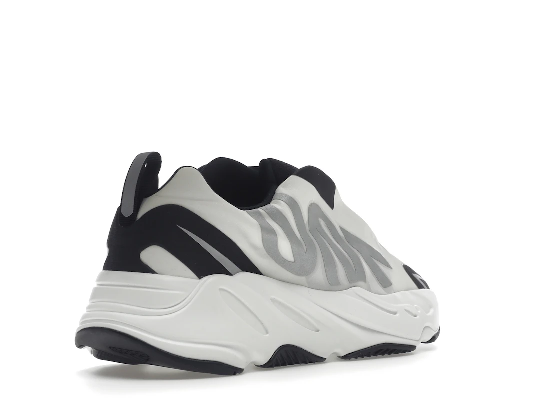 adidas Yeezy Boost 700 MNVN Laceless Analog