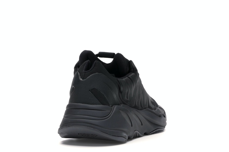 yeezy boost 700 mnvn adults black