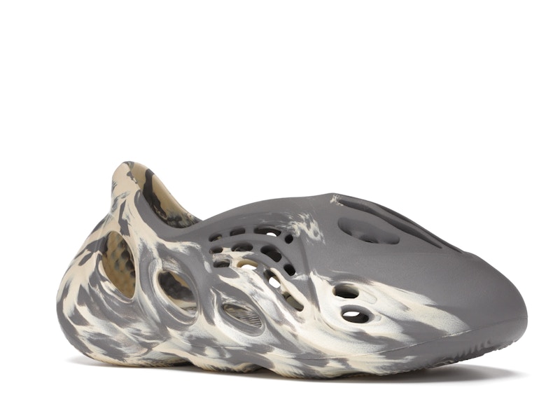 adidas Yeezy Foam RNNR MXT Moon Gray