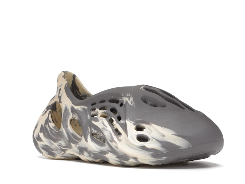 adidas Yeezy Foam RNNR MXT Moon Gray
