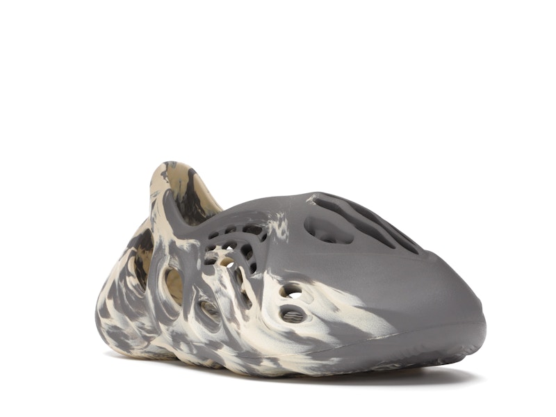 adidas Yeezy Foam RNNR MXT Moon Gray