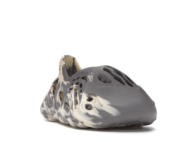 adidas Yeezy Foam RNNR MXT Moon Gray