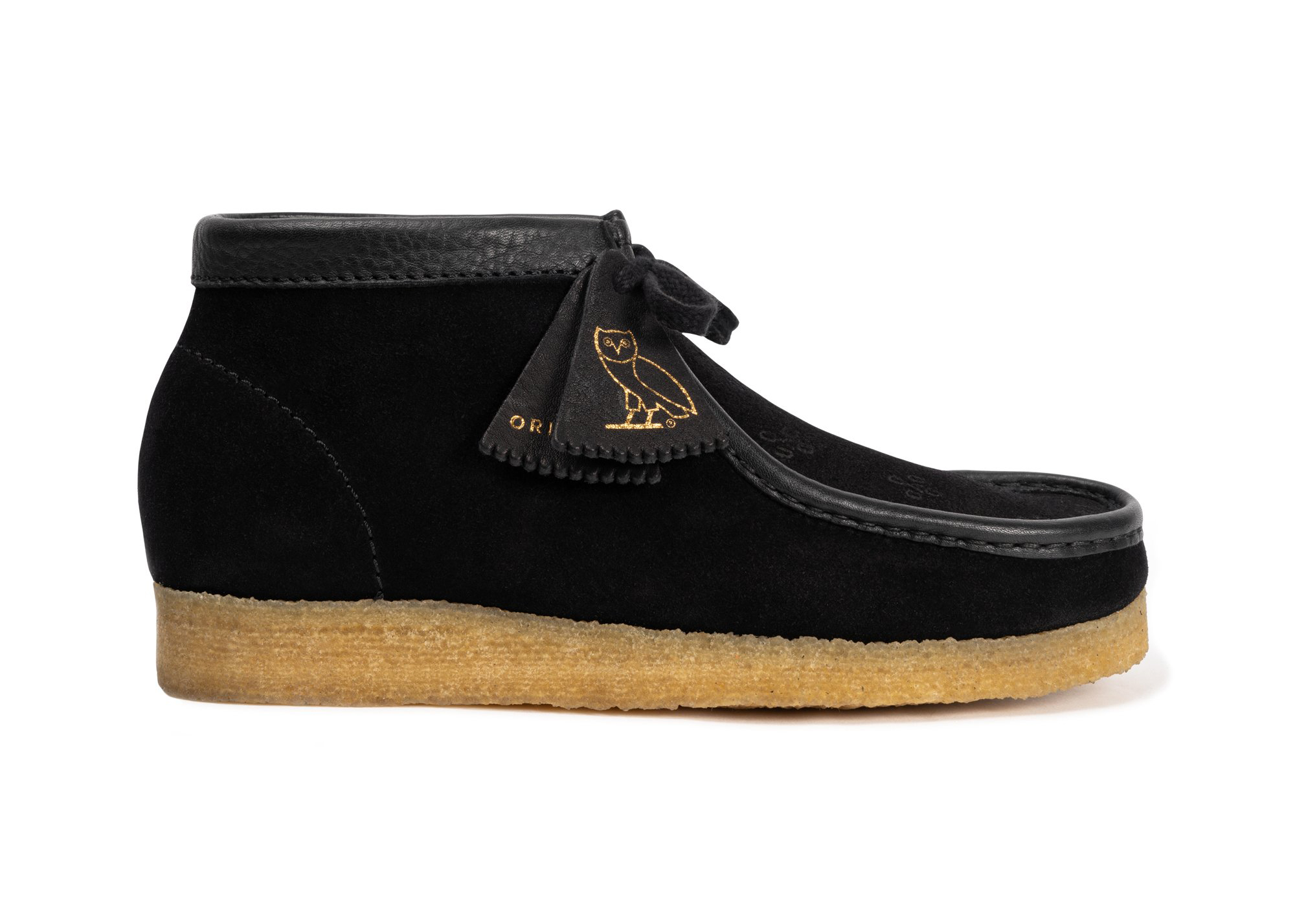 all black clarks wallabees
