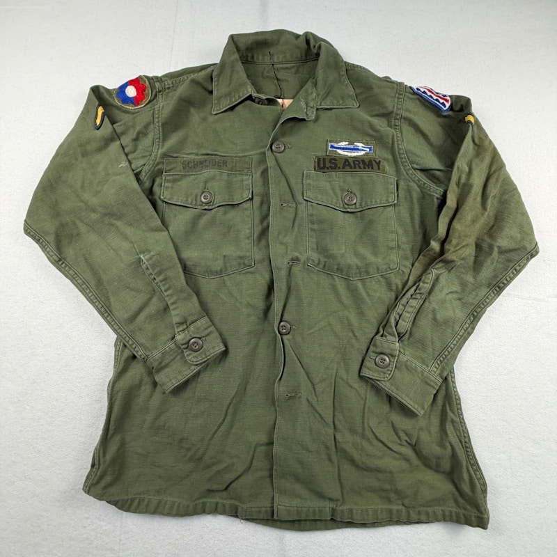 Chemise en satin de coton OG-107 de l'armée américaine