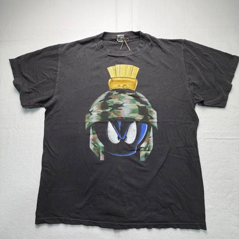 Looney Tunes Marvin the Martian Surrender Earthlings T-Shirt Black