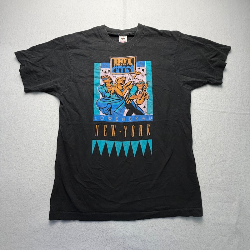 Fruit of the Loom Hot Times in the City Lowenbrau New York T-Shirt Black