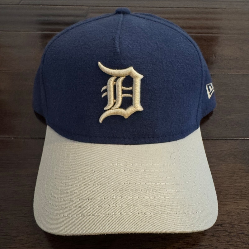 New Era Detroit Tigers 9FORTY Adjustable Hat Navy/Beige