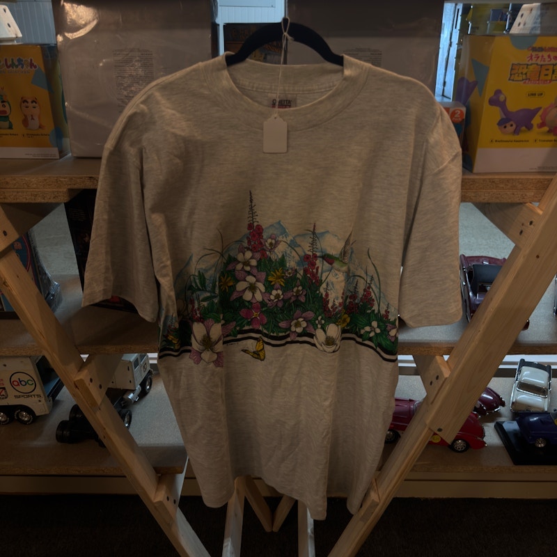 90’s Floral Butterfly Graphic Nature T-Shirt 