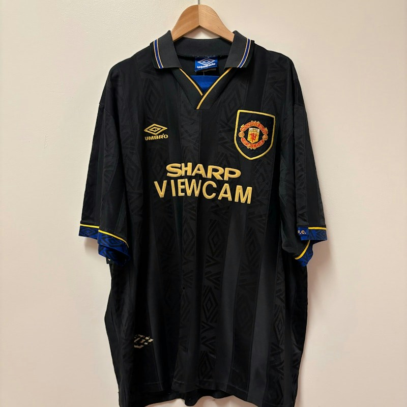 Umbro Manchester United 1993-95 Away Jersey – Eric Cantona #7