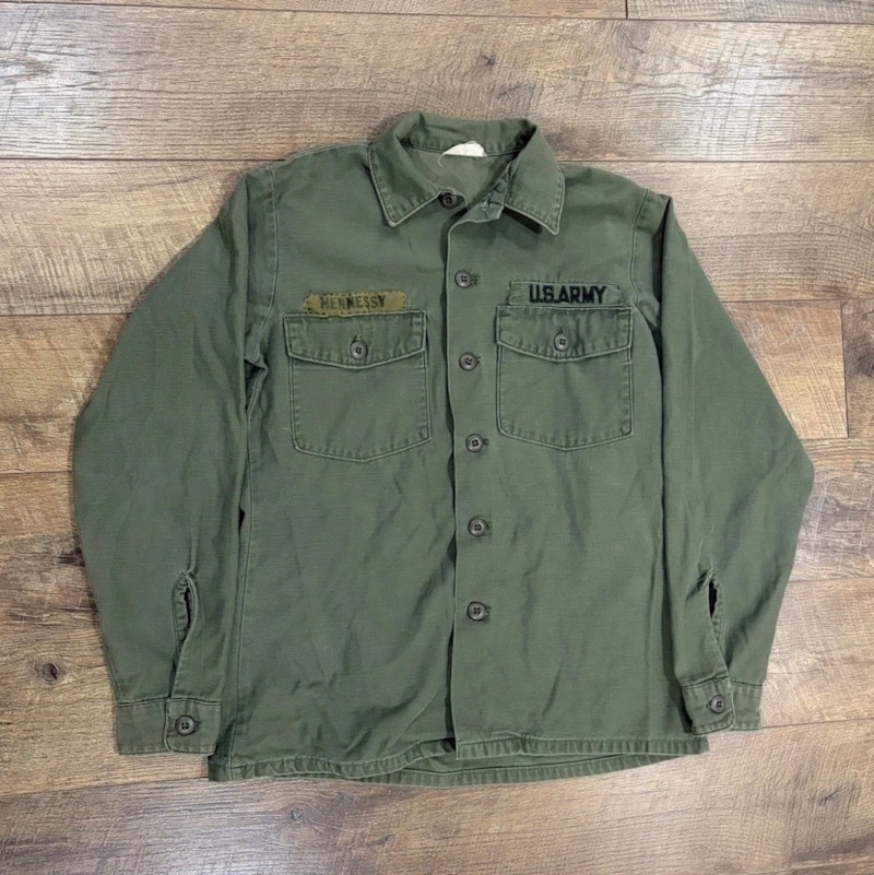 Vintage 70s “Hennessy” Military Utility Shirt OG-107 Green Sateen