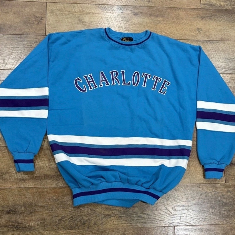 Vintage 90s Charlotte Hornets Crewneck Sweatshirt Blue Embroidered Pullover