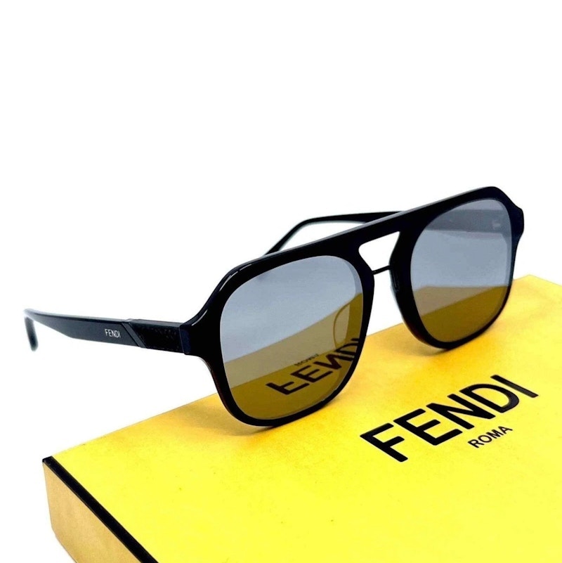 Fendi FE40026U-01C Sunglasses