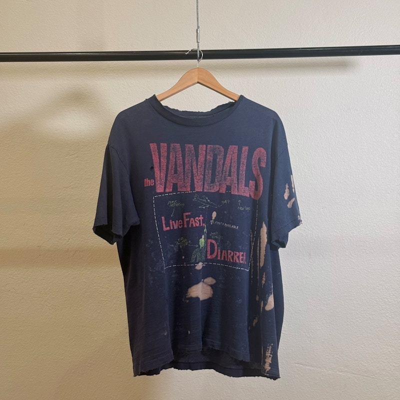 The Vandals Live Fast, Diarrea Tee
