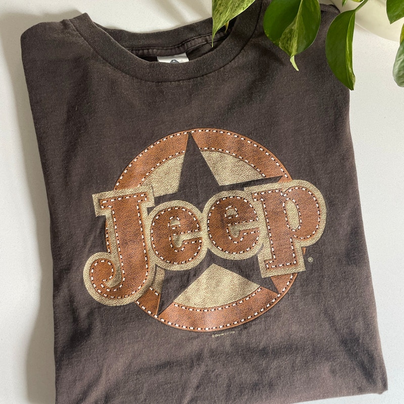 Y2K Jeep Logo Graphic T-Shirt Brown