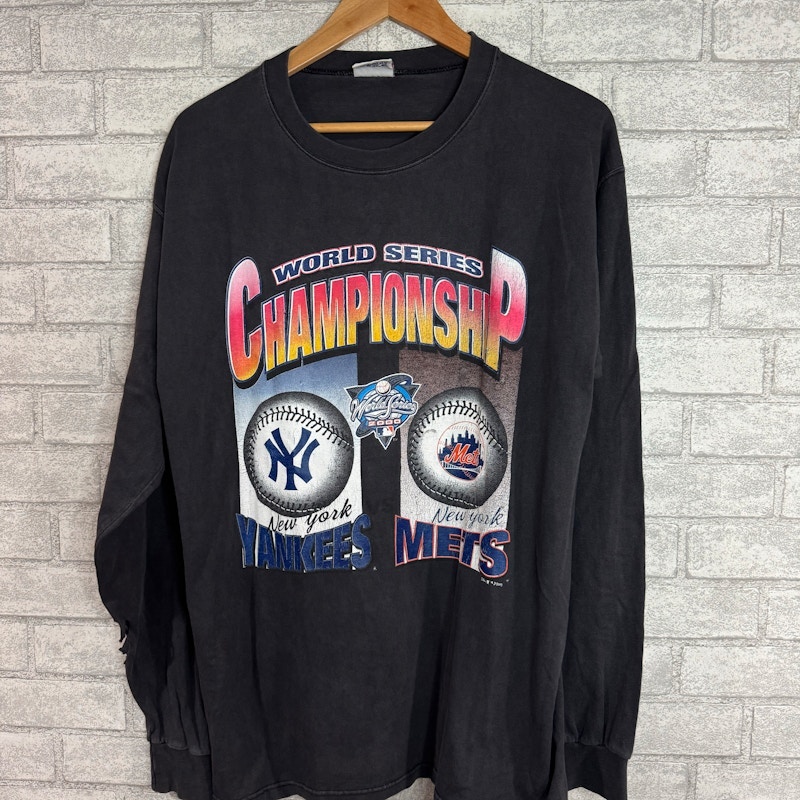 Vintage World Series Yankees vs Mets Subway Series 2000 Long Sleeve Shirt Black