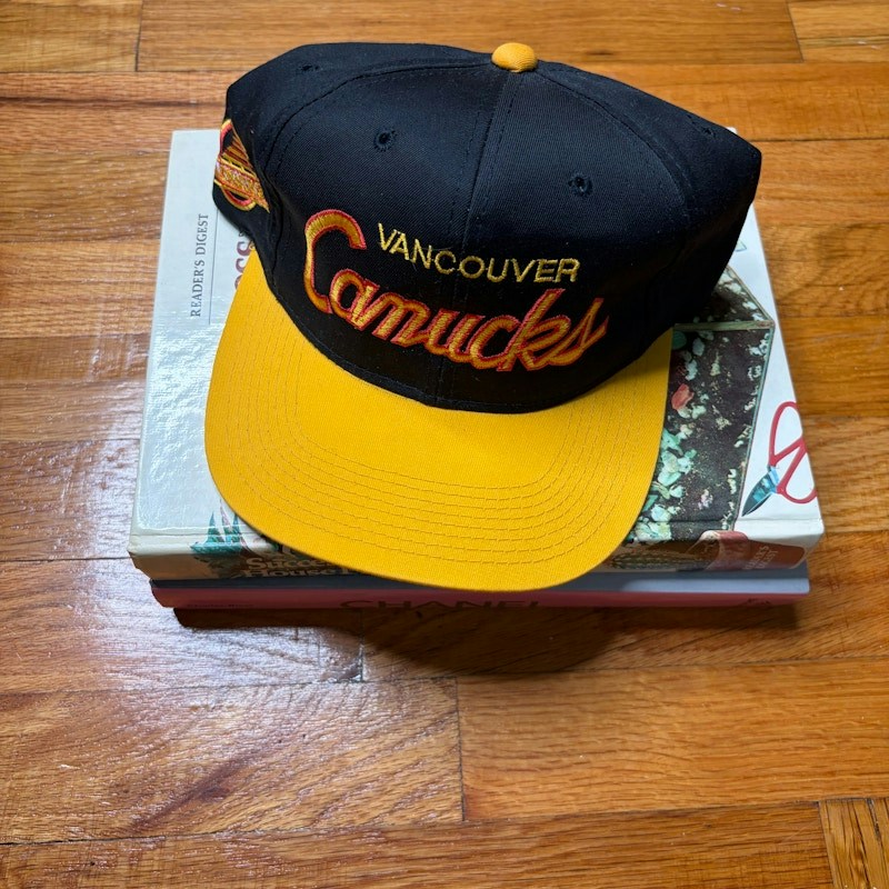 Sports Specialties Vancouver Canucks Snapback Hat Black Yellow