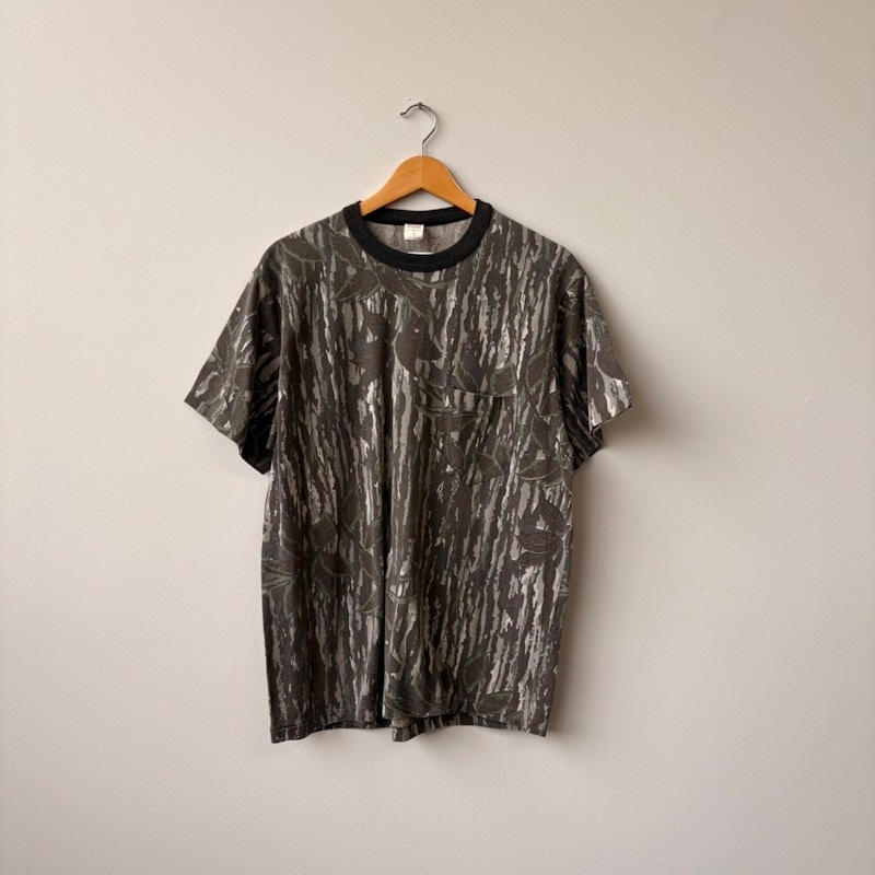 Vintage Realtree Camo Pocket T-Shirt
