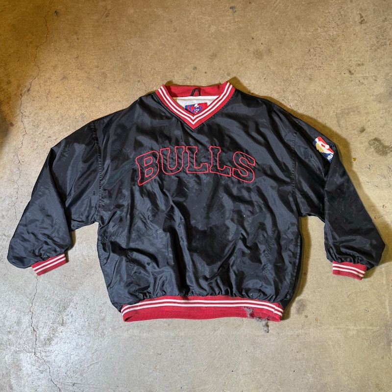 Vintage 90s Pro Layer Chicago Bulls NBA Pullover Black
