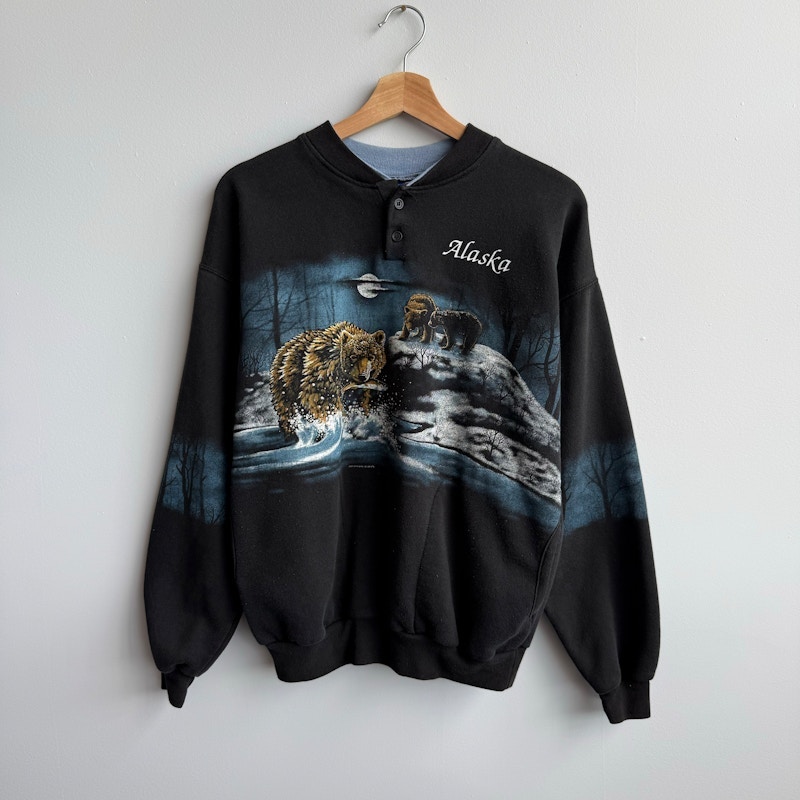 Art Unlimited Sportswear Alaska Bear Graphic Sweatshirt Black