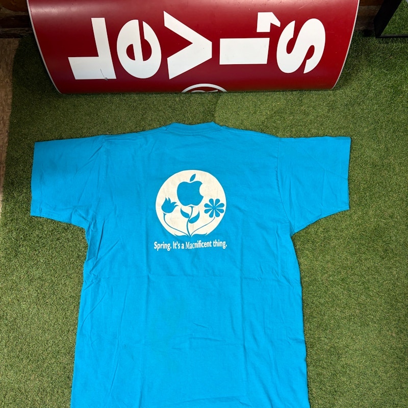 Vintage 90s Apple Spring It's a Macnificent Thing T-Shirt