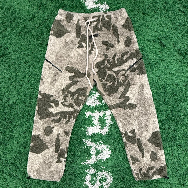 Fear of God Essentials Polar Fleece Pant Camo II