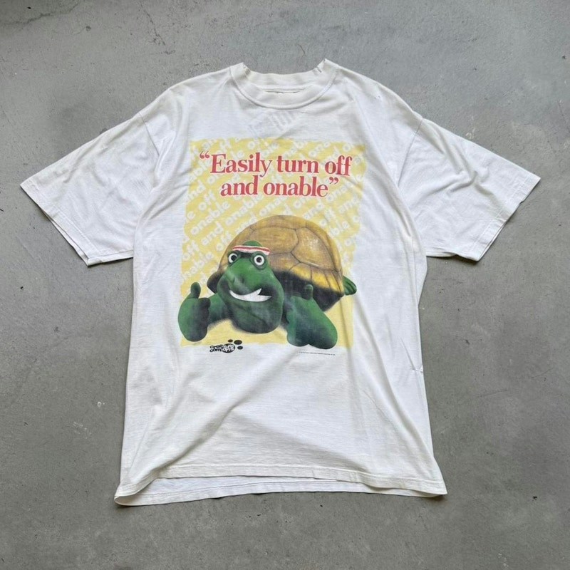 Vintage Aardman Animations Creature Comforts Easily Turn Off and Onable T-Shirt