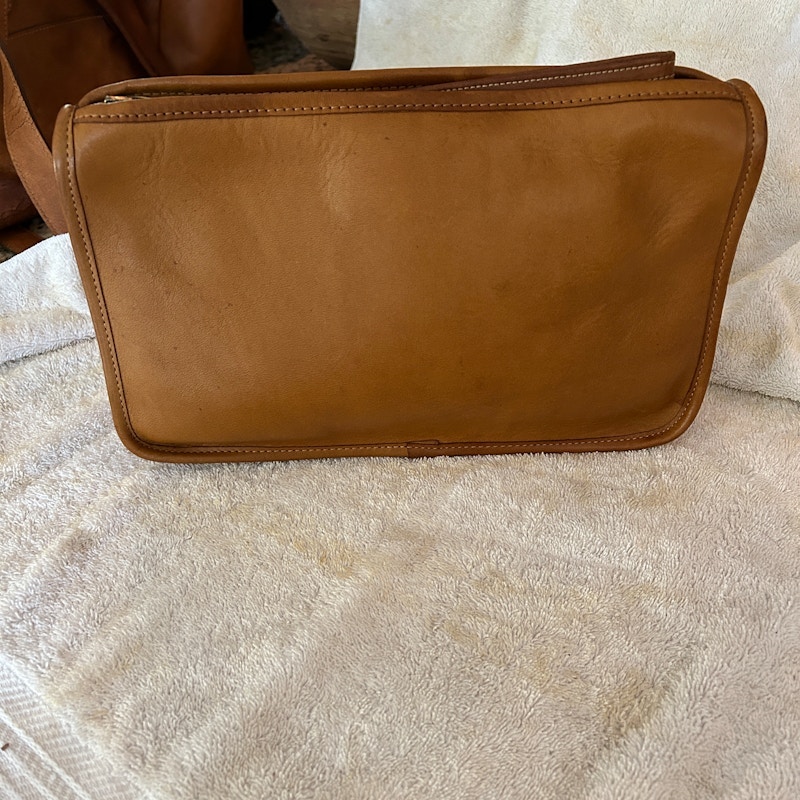 1970’s Coach Zip Top Envelope Clutch British Tan Pre-Serial Manhattan Made