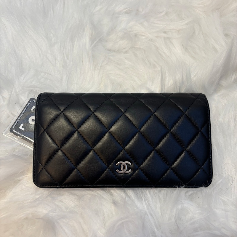 Chanel Long Wallet bifold Black