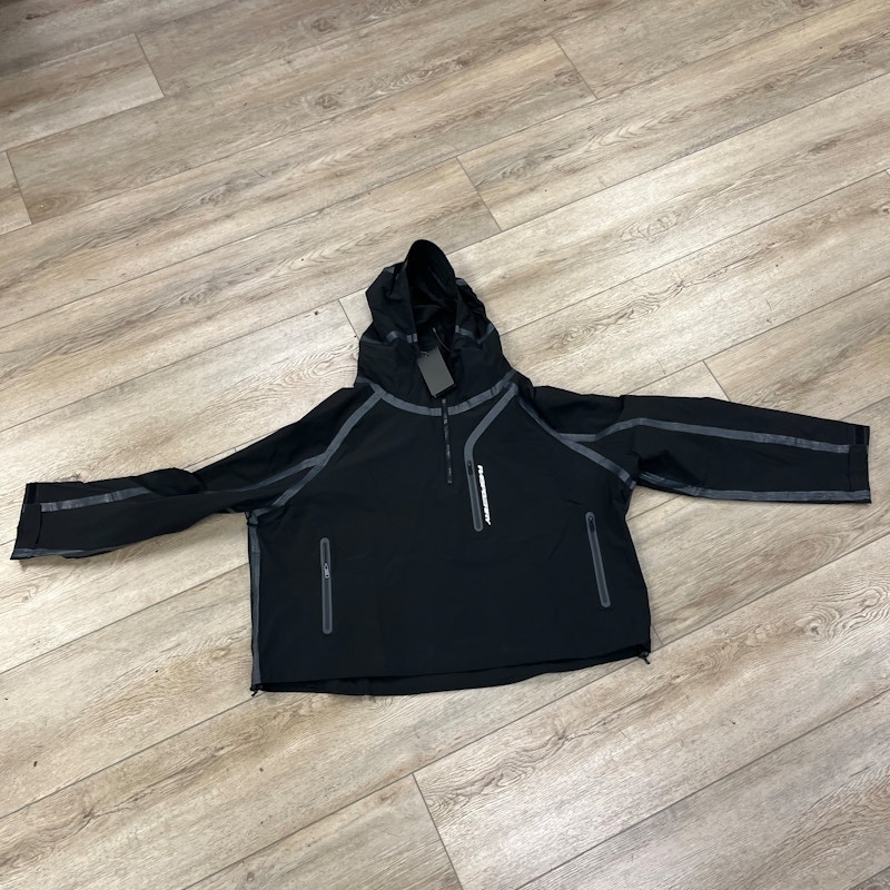 Raspberry Jacket Black
