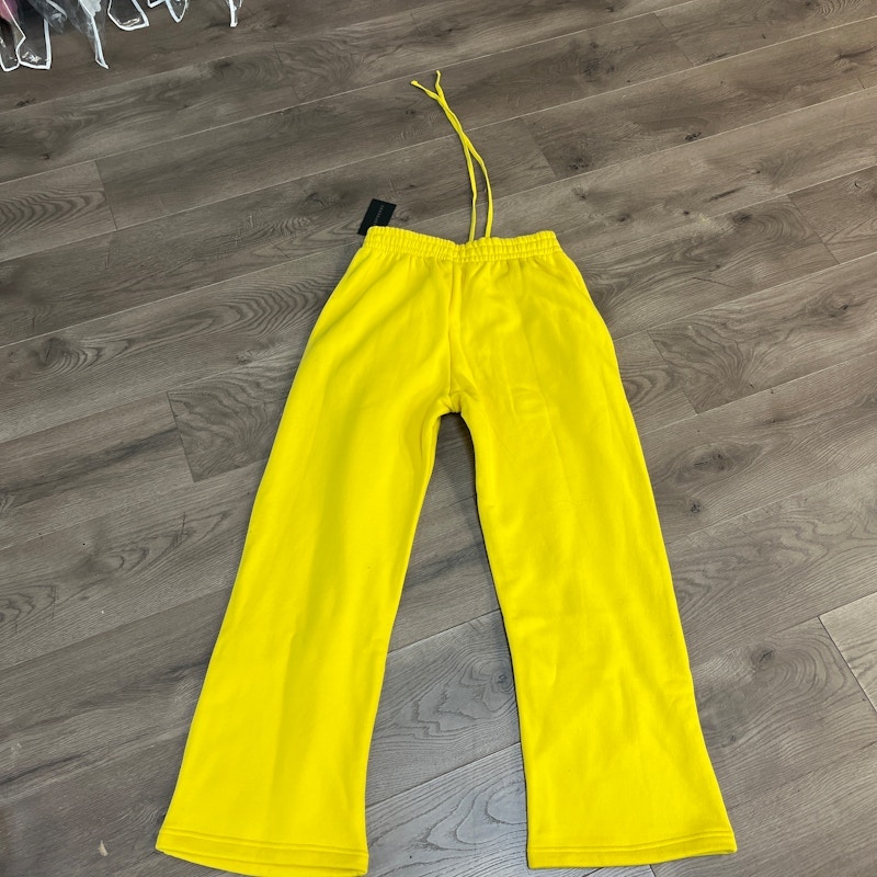 Raspberry Hills Sweatpants Yellow