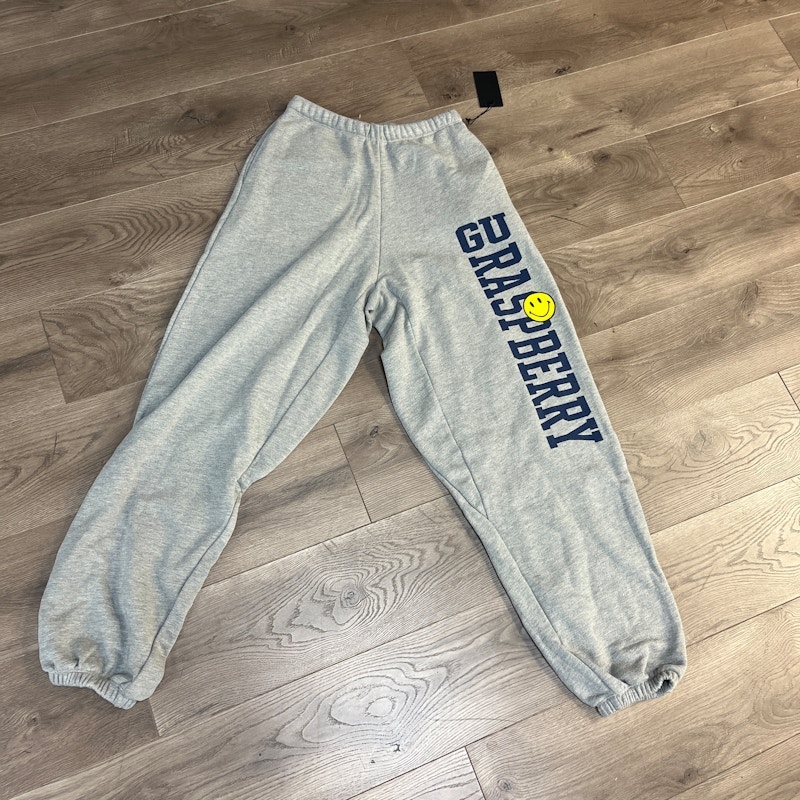 GV Gallery Raspberry Hills Sweatpants Grey