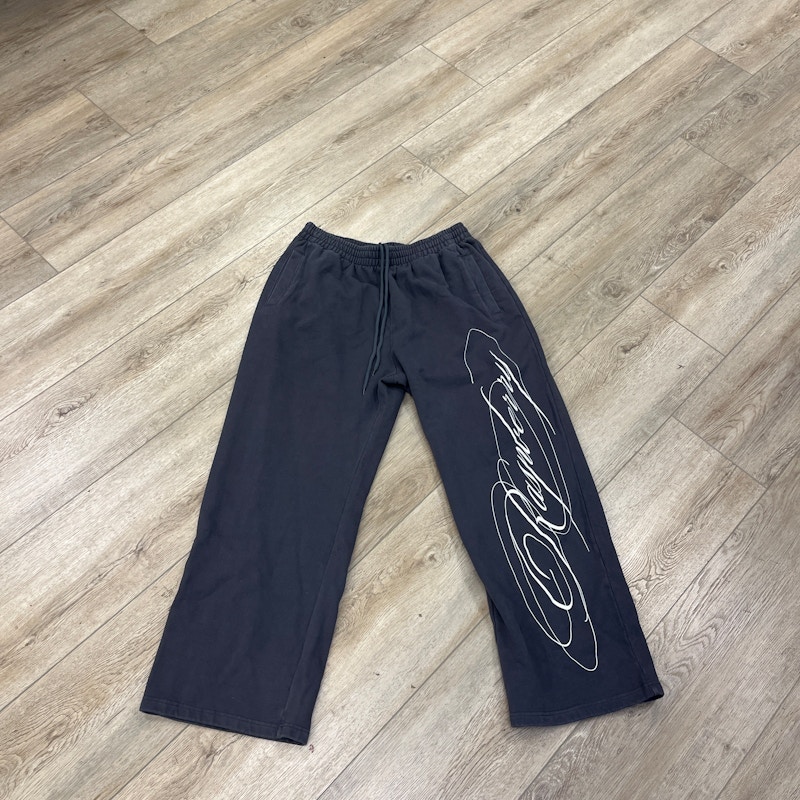 Raspberry Hills Sweatpants Black