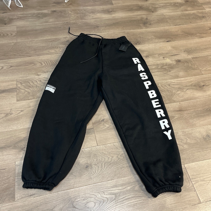 Raspberry Sweatpants Black
